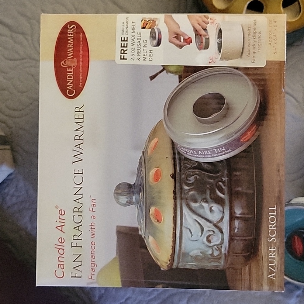 Candle Aire Candle Warmer and 8 tins